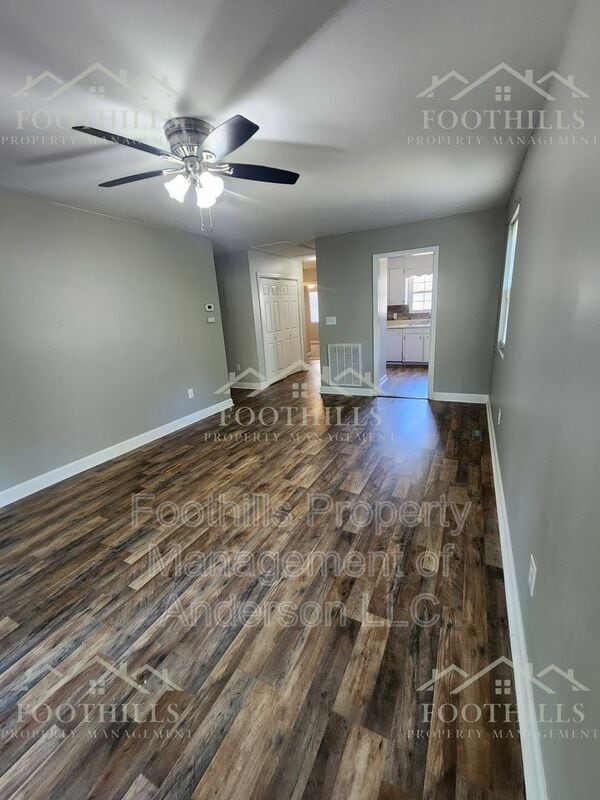 Building Photo - 613 N Pointe Creek