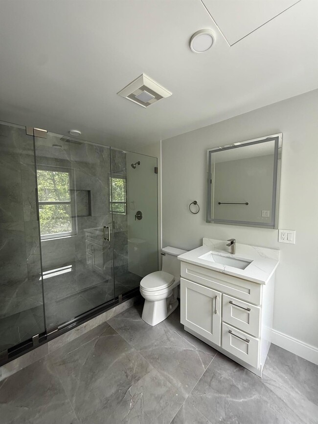 Building Photo - 35 Gore St