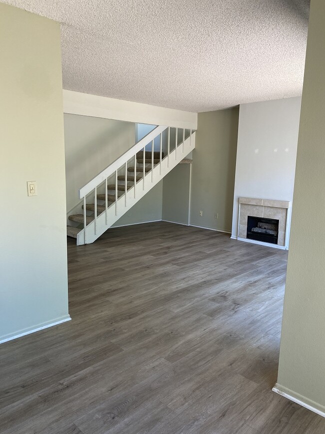 Building Photo - 528 Broderick Way