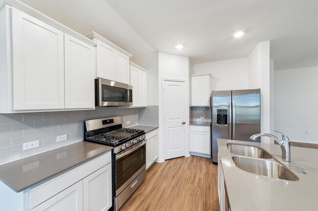 Building Photo - 1709 Catahoula Dr