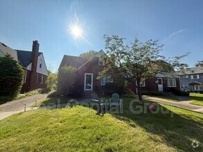 Building Photo - 226 Capen Blvd