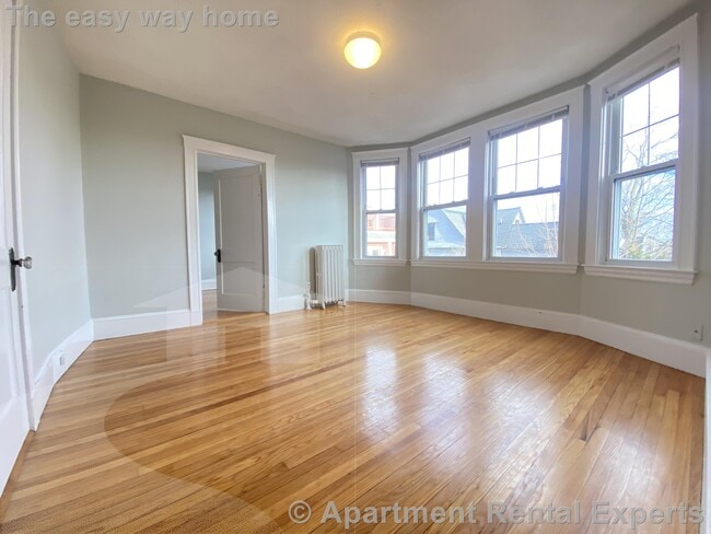 Building Photo - 156-158 Summer St Unit #211