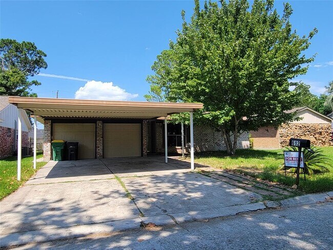 Building Photo - 612 Littlewood