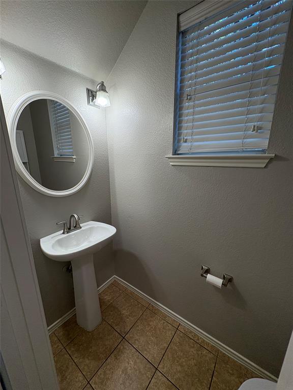 Building Photo - 2109 Rockland Dr