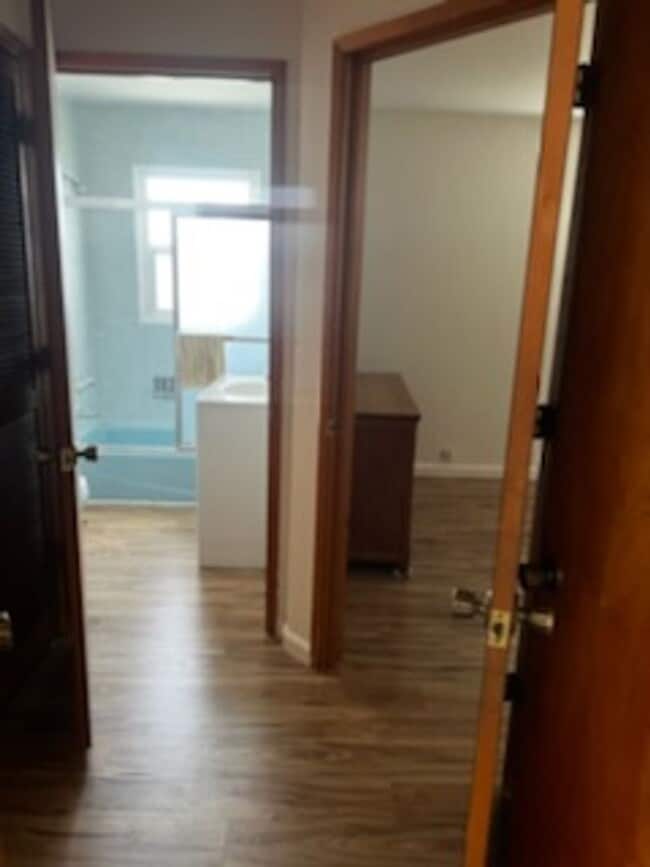 Building Photo - Centrally Located in Umatilla