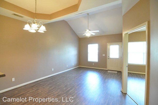 Building Photo - 65 Park Dr S