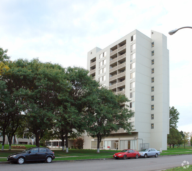 Building Photo - St. Simon's Terrace