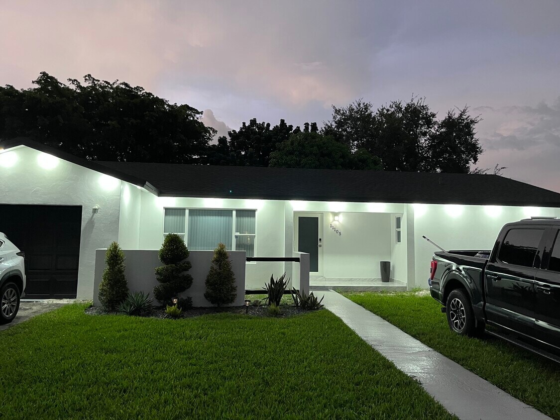 Primary Photo - 11105 SW 156th Terrace