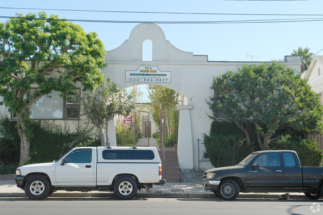 Building Photo - 114 S Bonnie Brae St