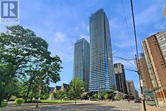 Building Photo - 1080-1080 Bay St.