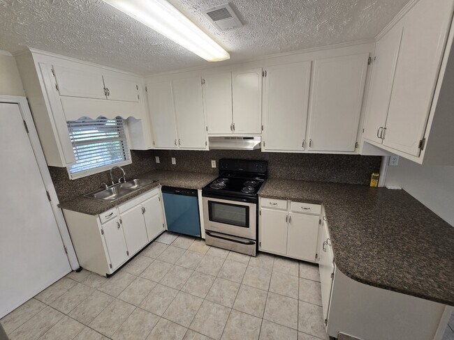Foto del edificio - 3615 E 14th St