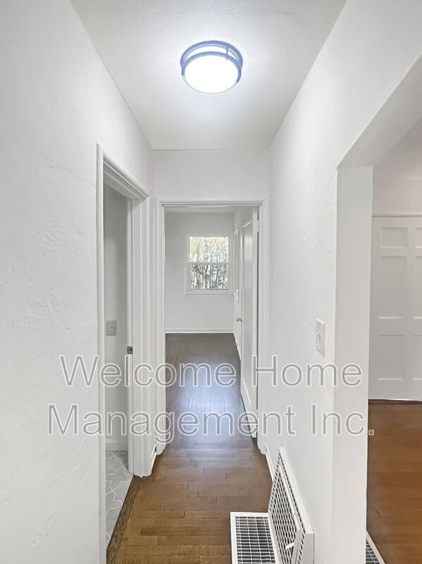 Building Photo - 5808 Estates Dr