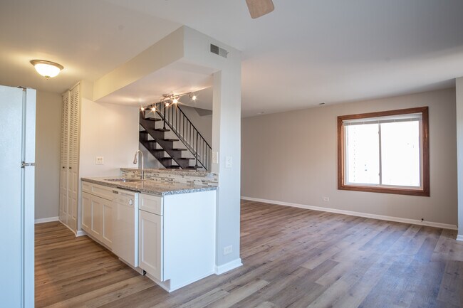 Building Photo - 1455 Cornell Ct