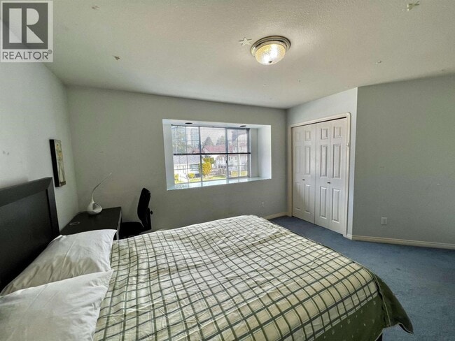 Building Photo - 4864 Watling St