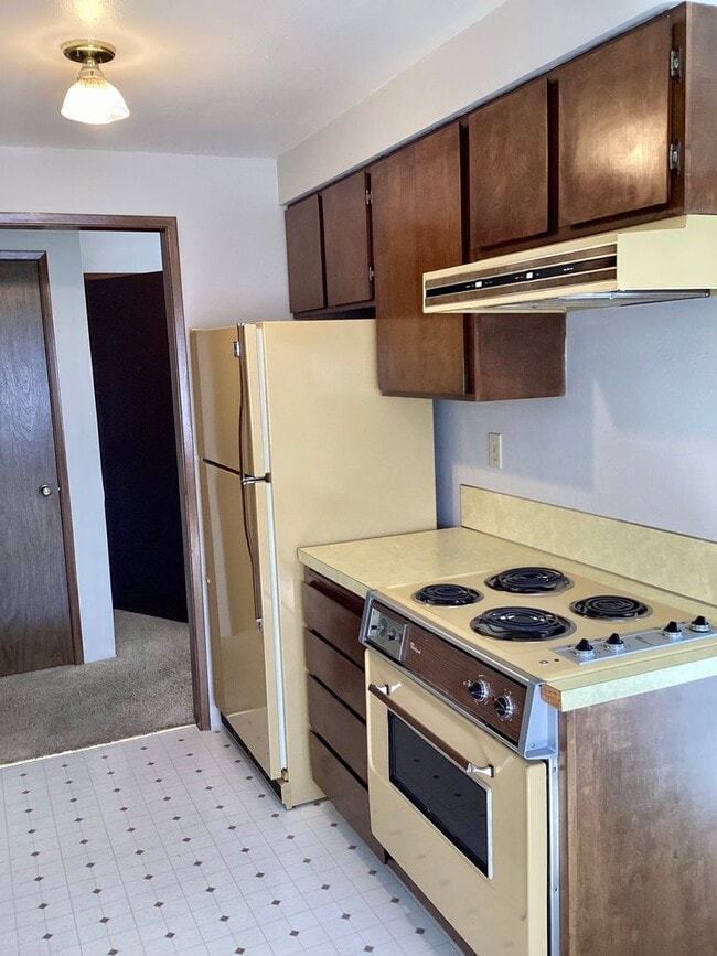 Building Photo - Cute 2 bed 1 bath apartment in nice neighb...