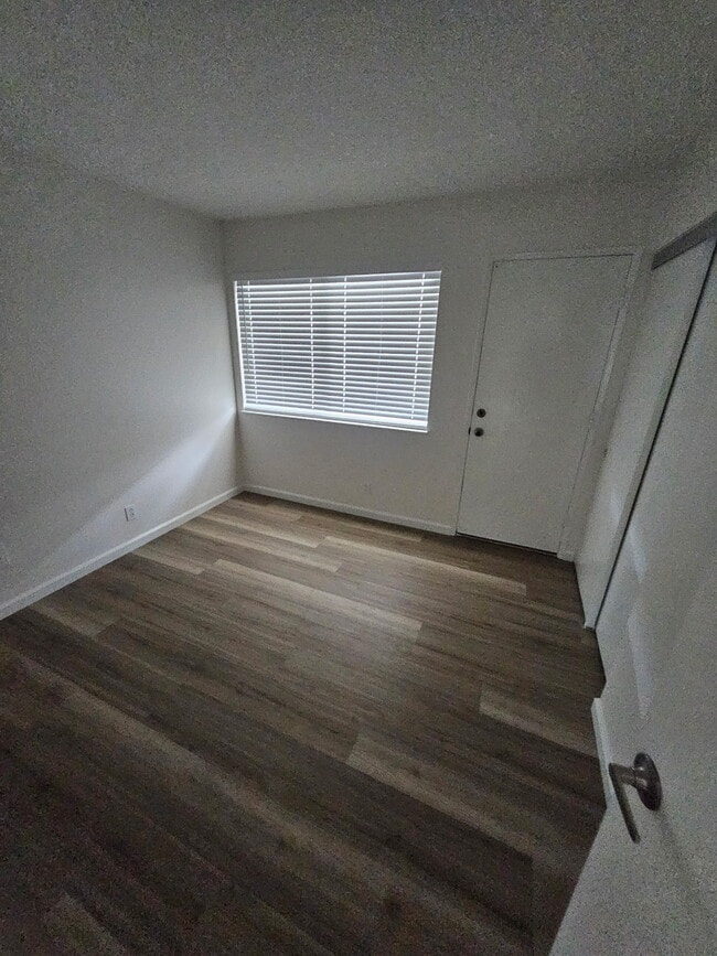 Building Photo - 695 Mayrum St