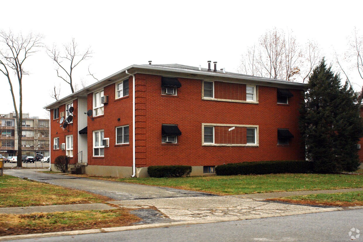 Foto del edificio - 3406 Rowena Rd