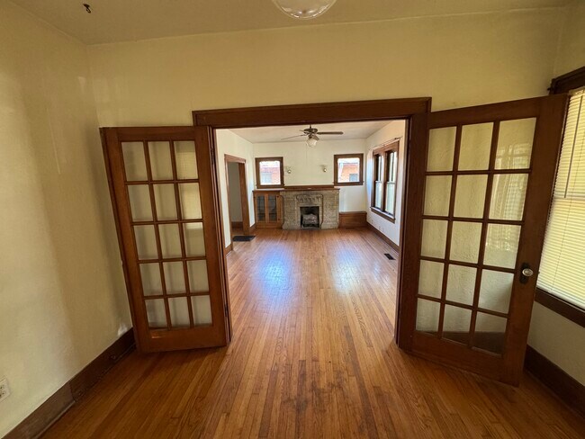 Foto del edificio - 512 S Crawford Ave