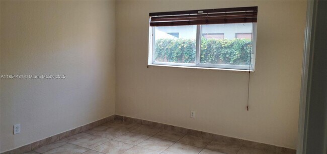 Foto del edificio - 1310 NE 127th St