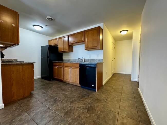 2/1 Kitchen Entry Way - Lilac & Monument Garden