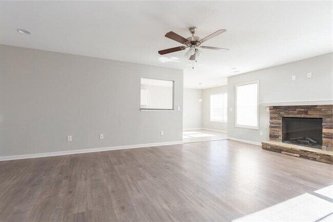 Building Photo - 107 Grandview Dr