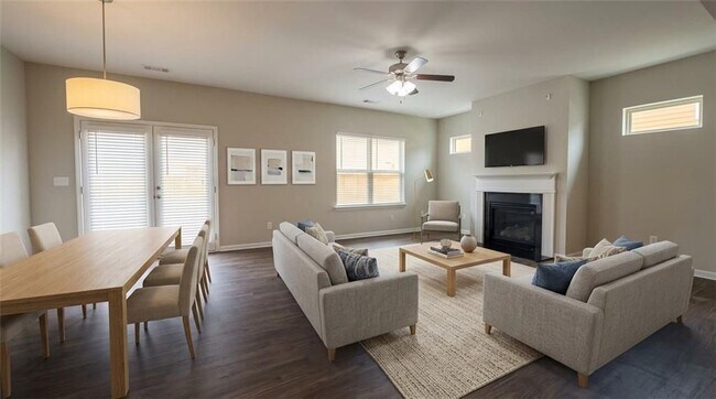 Foto del edificio - 3083 Cedar Glade Ln NE