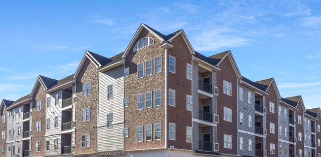 Building Photo - 745 Hamilton