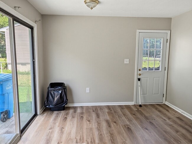 Building Photo - 2028 Top Hill Dr NW