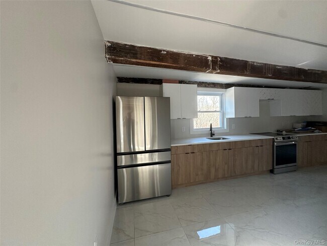 Foto del edificio - 1445 Burlingham Rd