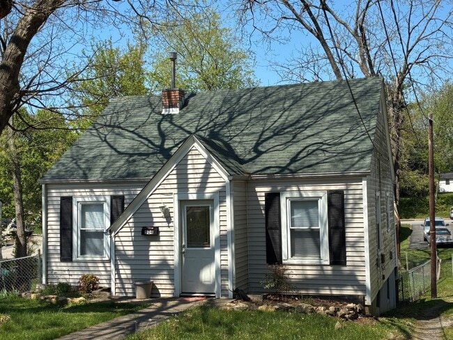 Building Photo - 504 Henry St