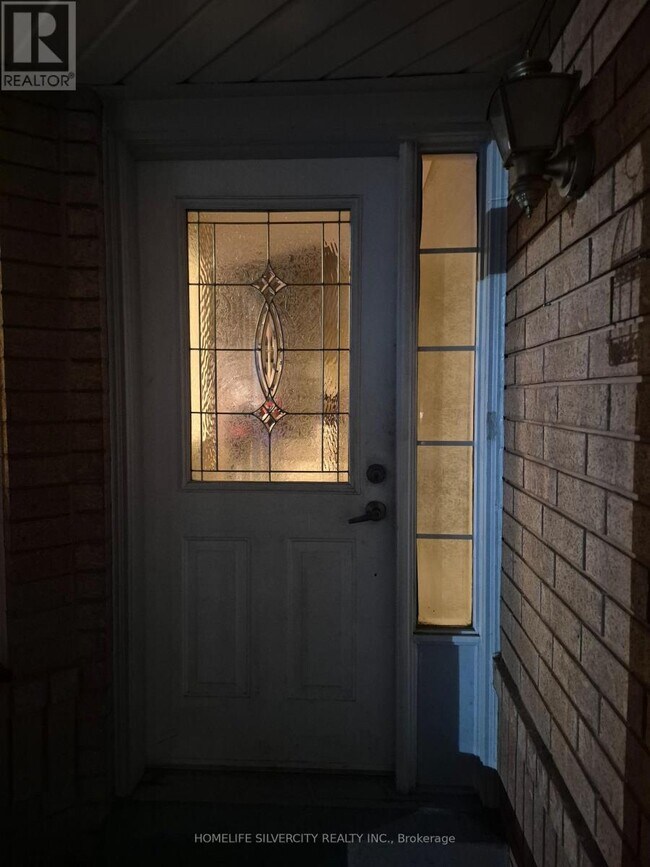 Building Photo - 35 Alaskan Summit Ct