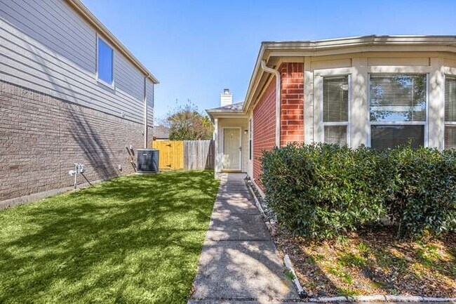 Foto del edificio - 7315 Wisteria Chase Pl