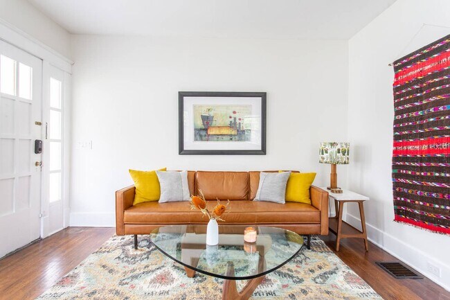 Foto del edificio - 2231 Blair Blvd