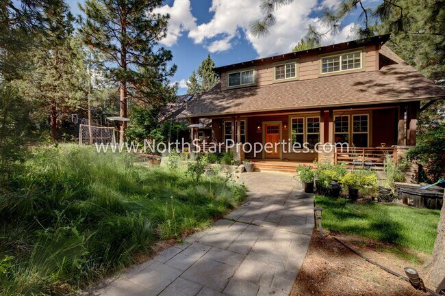 Building Photo - Spacious Five Bed Home in NW Bend