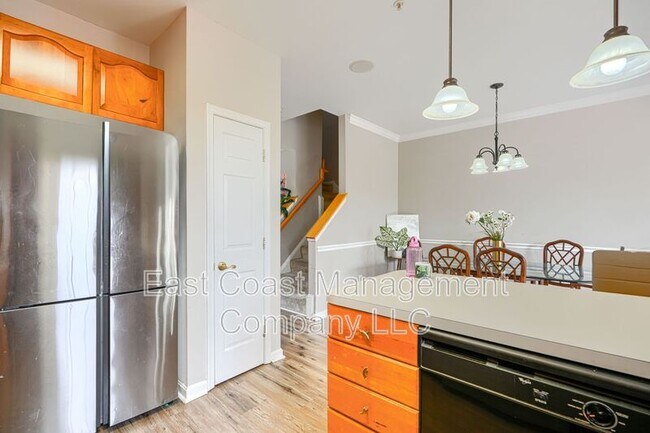 Foto del edificio - 403 Deer Hill Cir