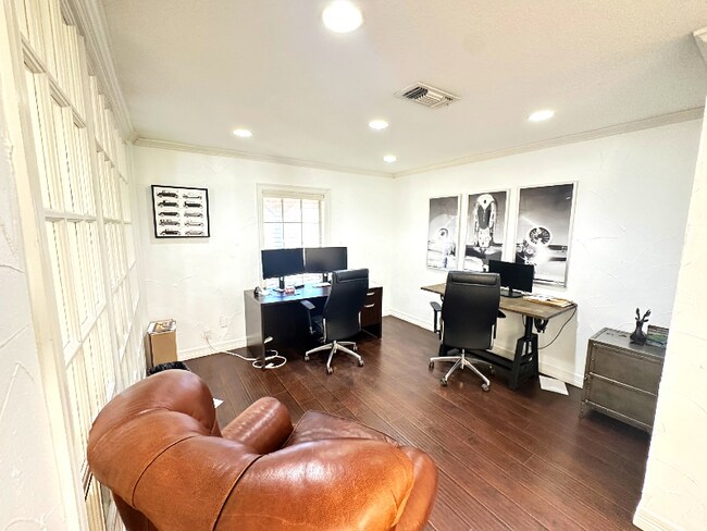 Foto del edificio - 1220 Brown Trail