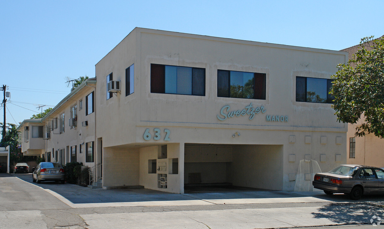 Primary Photo - 632 N Sweetzer Ave