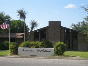 Building Photo - 100 Royal Way Dr