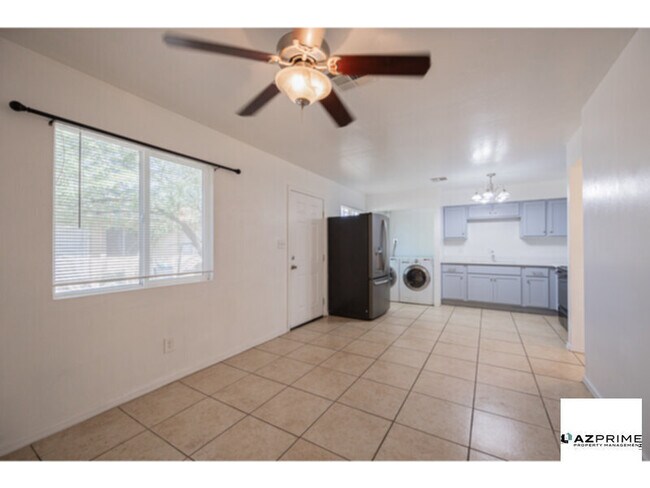 Foto del edificio - Step into this inviting 3/1 Phoenix Apartm...