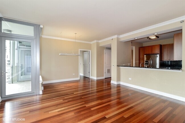 Foto del edificio - 600 N Lake Shore Dr