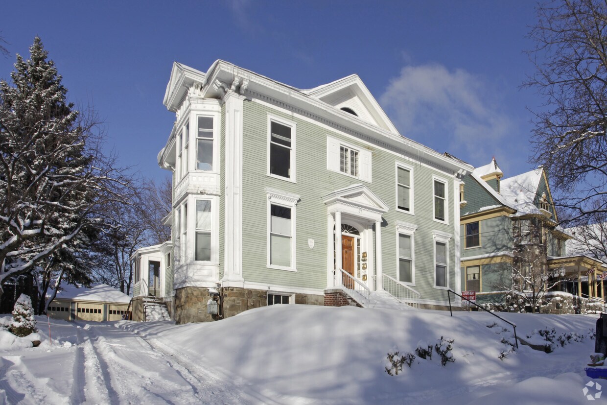 Primary Photo - 37 Prospect Ave SE