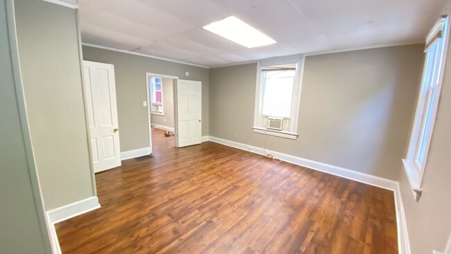 Building Photo - 2234 Ravine St