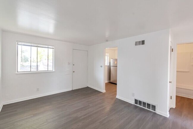 Building Photo - 1251 Upham St