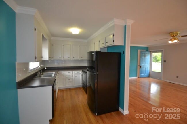 Foto del edificio - 2050 35th St NE