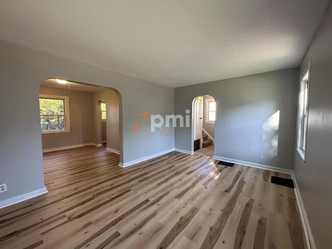 Building Photo - 6136-6138 Ray Ave