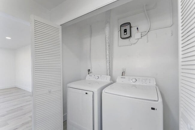 Foto del edificio - 240 NW 5th St