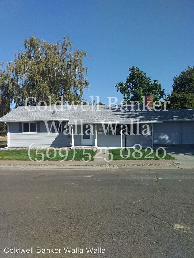 5 br, 2 bath House 928 Blue Mountain Dr. House Rental in Walla Walla, WA