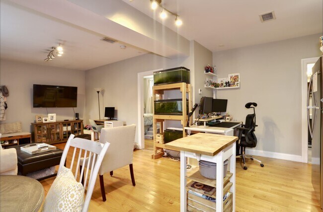 Foto del edificio - 304 10th St
