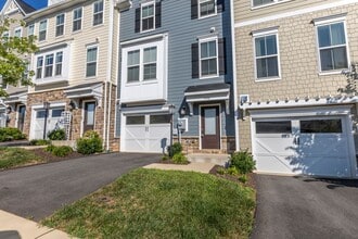 Building Photo - 3430 Montague St