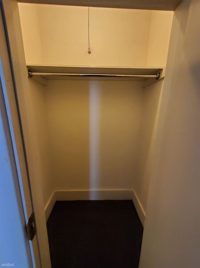 Building Photo - 2 br, 1 bath Apartment - 112 S 5th St #1